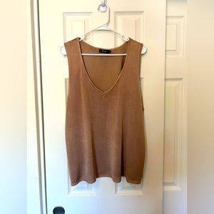 Saint and Sophia knit V-neck Tank - XL